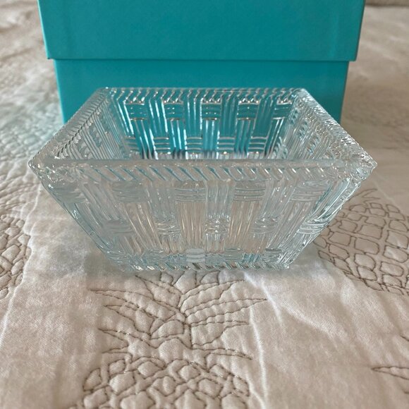 TIFFANY & CO Basket Weave Crystal Bowl - Picture 2 of 4
